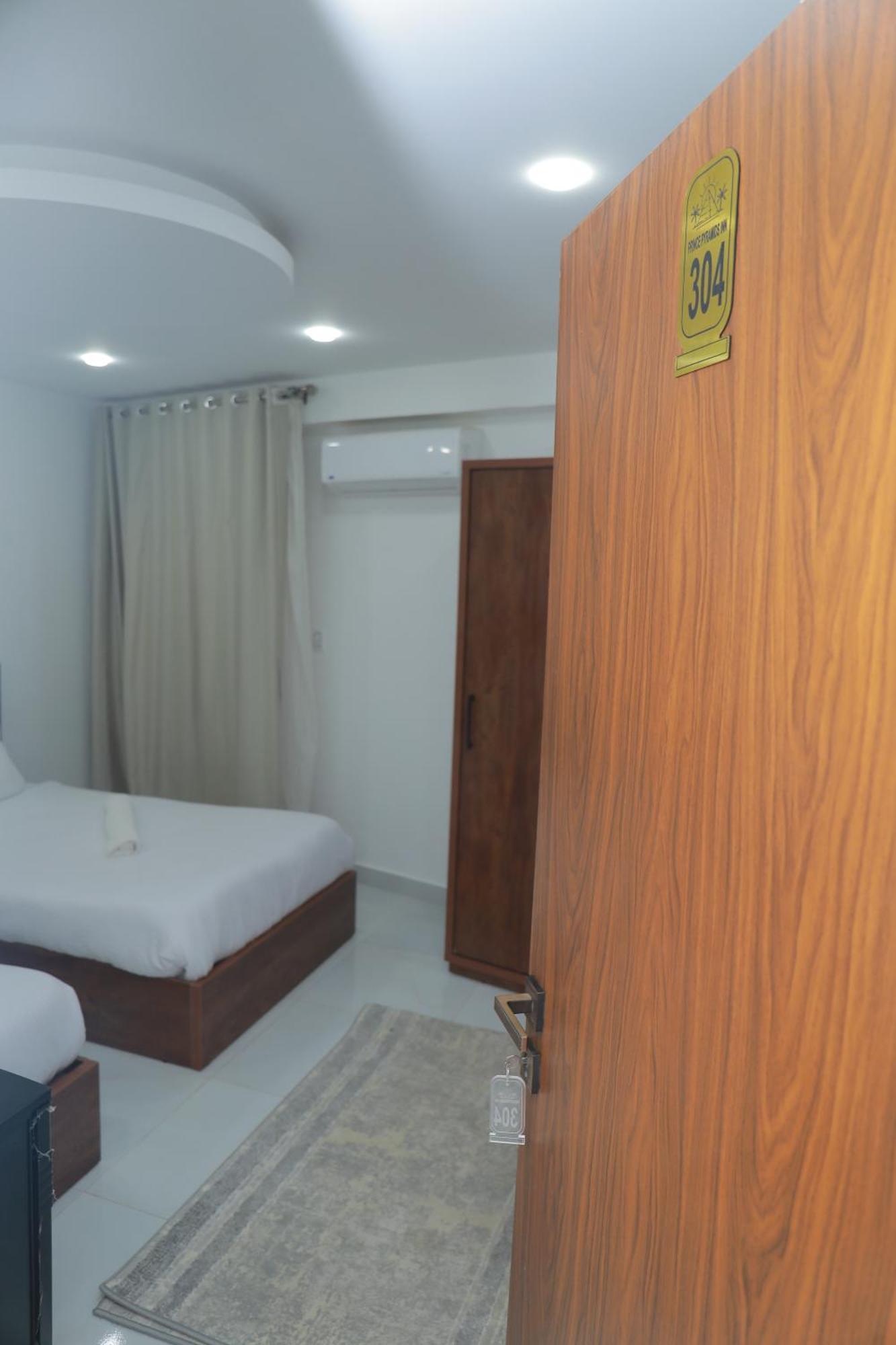 Prince Pyramids Inn Kafret el-Gabal Eksteriør billede