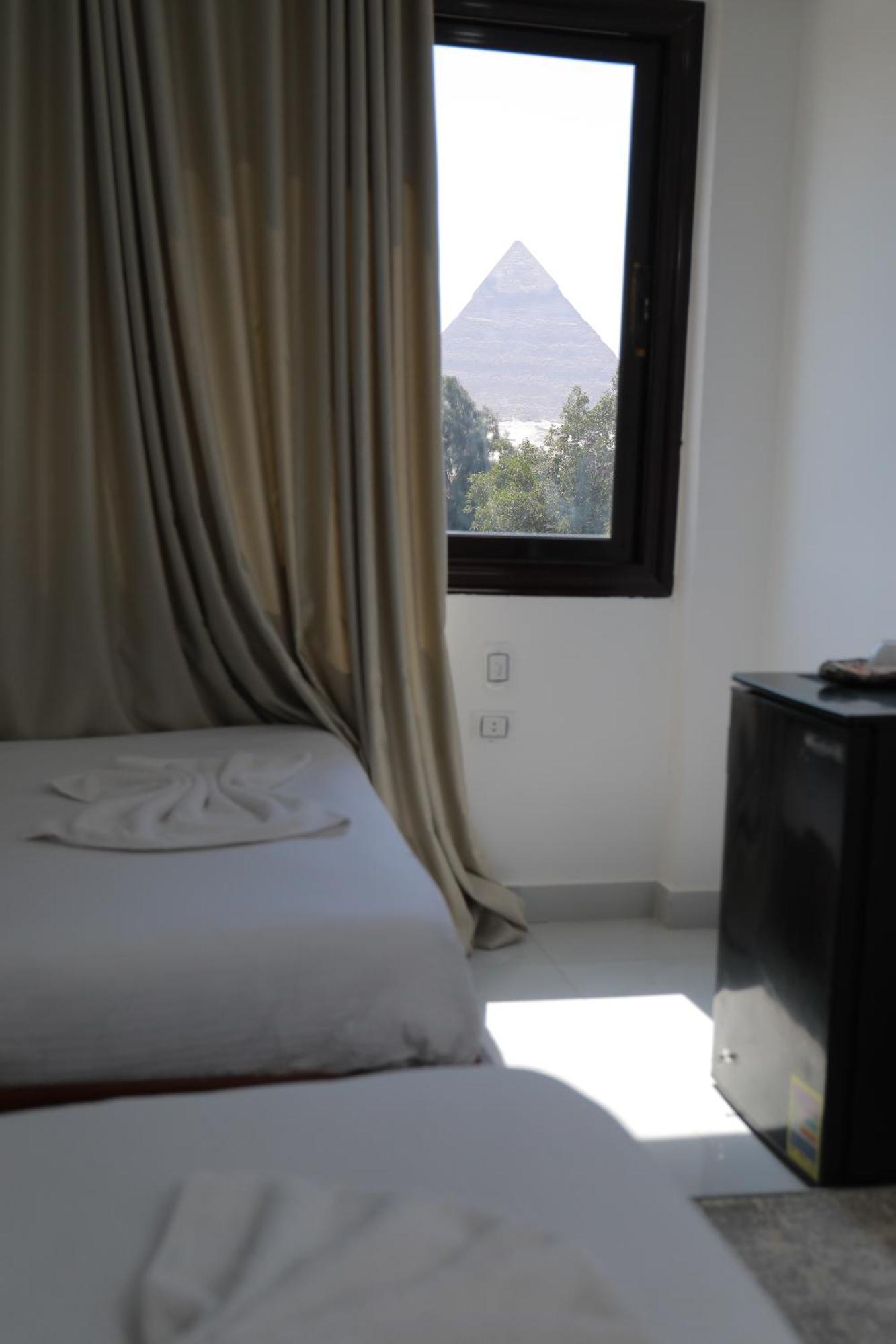 Prince Pyramids Inn Kafret el-Gabal Eksteriør billede